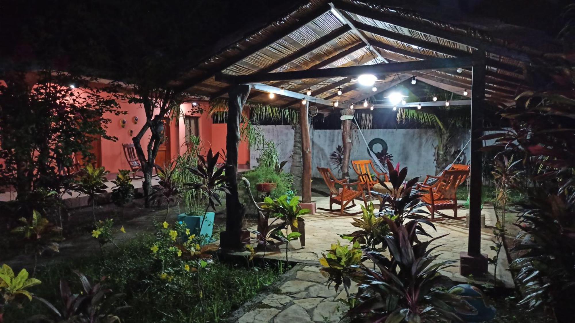 Bed and Breakfast Ometepe House Мойогальпа Экстерьер фото