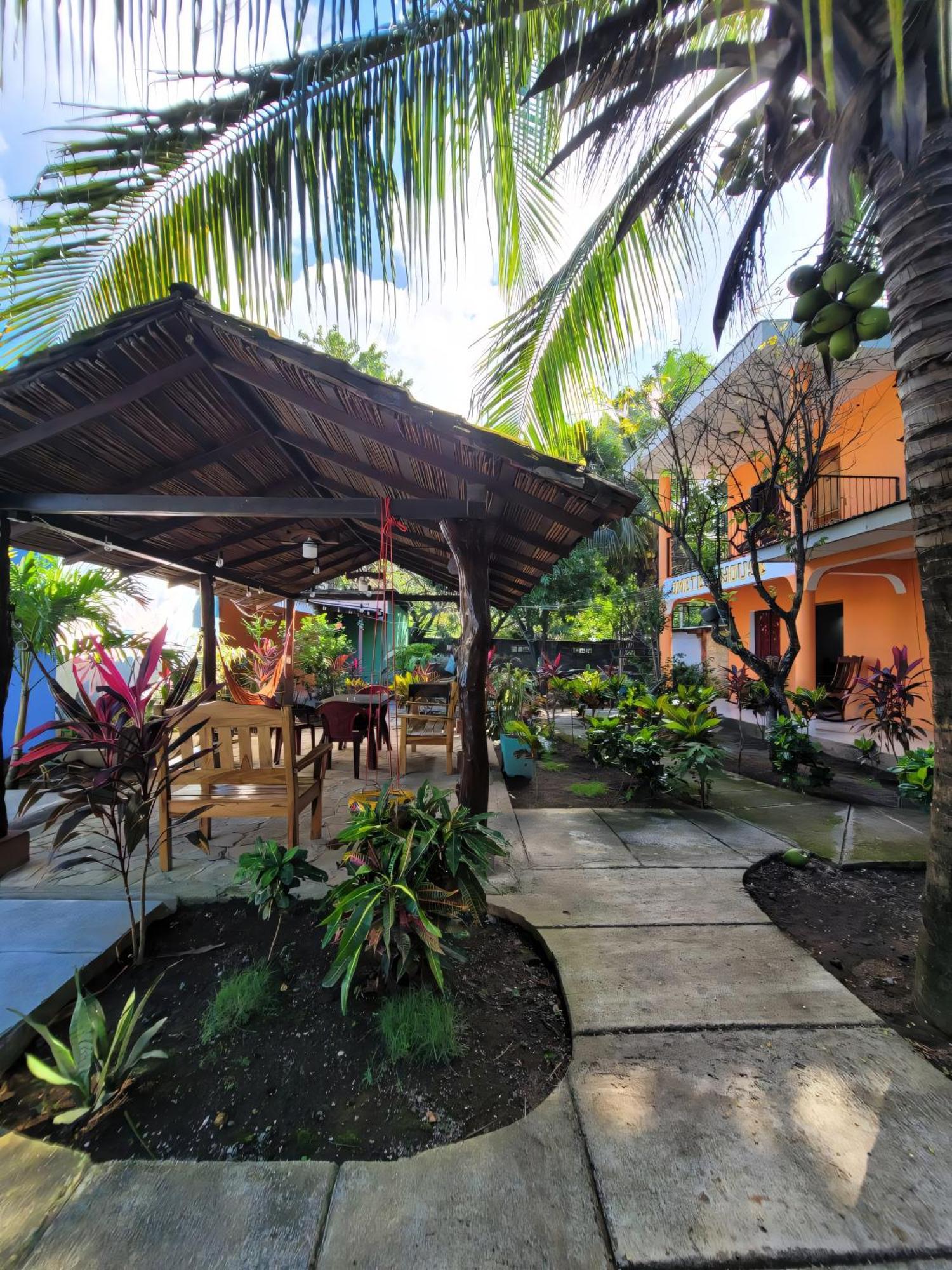 Bed and Breakfast Ometepe House Мойогальпа Экстерьер фото